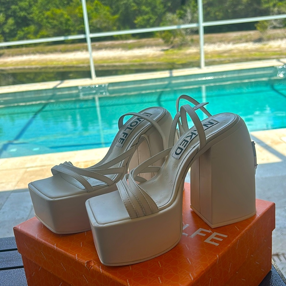 size 7 worn only twice and in great condition!